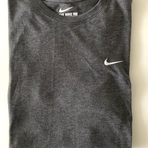 Men’s grey Nike tee shirt size M